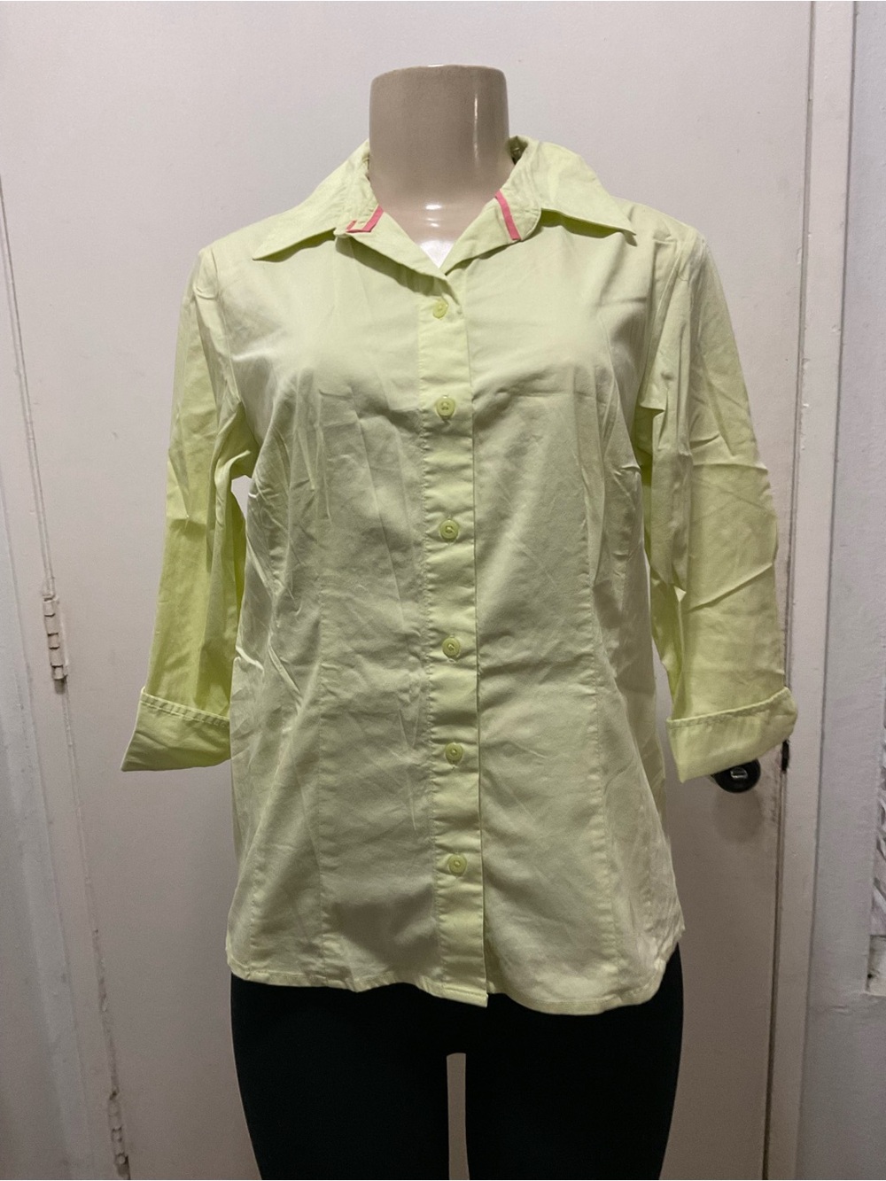 Apostrophe women’s Light green Button-Up top size M